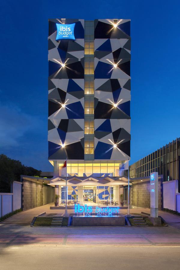 Ibis Budget Jakarta Tanah Abang Exterior foto