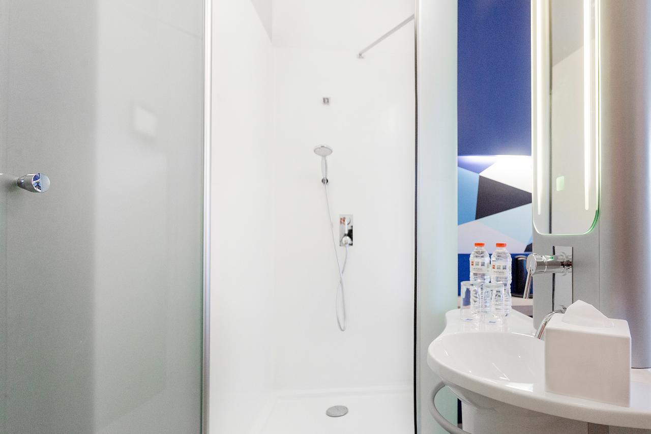 Ibis Budget Jakarta Tanah Abang Exterior foto