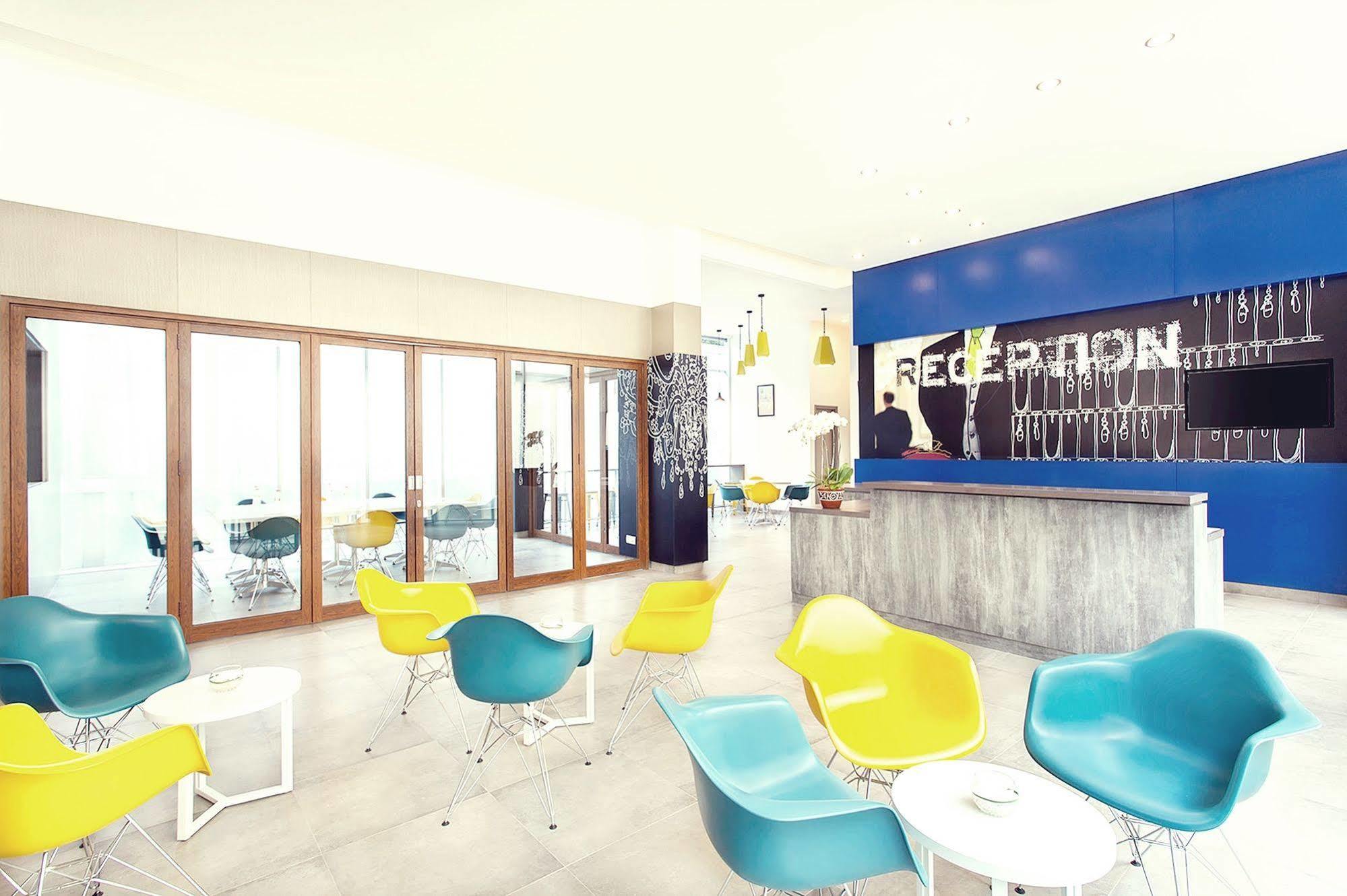 Ibis Budget Jakarta Tanah Abang Exterior foto