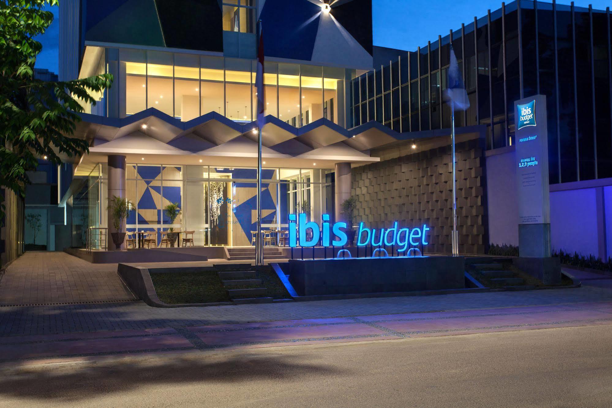Ibis Budget Jakarta Tanah Abang Exterior foto